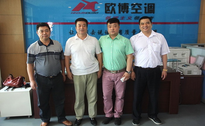 熱烈歡迎潔凈行業(yè)協(xié)會董秘書長蒞臨歐博空調(diào)參觀指導(dǎo)工作