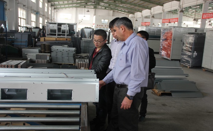 外國(guó)客戶來(lái)我司參觀考察