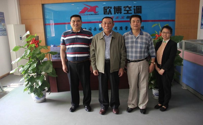 熱烈歡迎深圳市電子信息產(chǎn)業(yè)聯(lián)合會(huì)執(zhí)行會(huì)長(zhǎng)張國(guó)一一行蒞臨歐博空調(diào)參觀指導(dǎo)工作