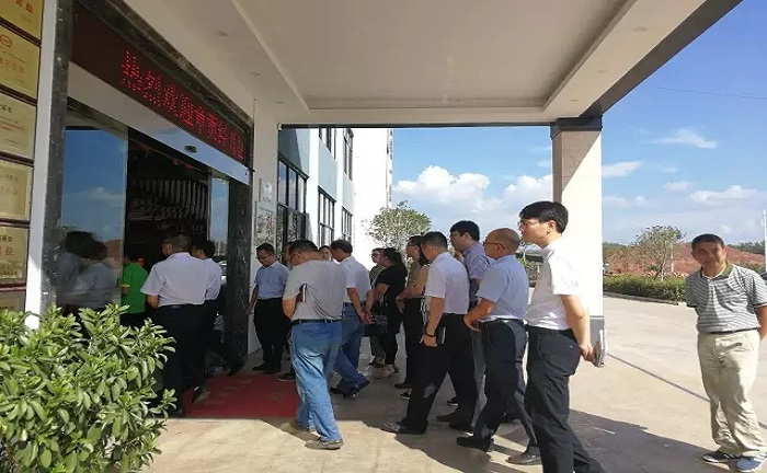 喜迎贛州章貢經(jīng)開區(qū)黨工委張家斌書記一行蒞臨歐博考察指導(dǎo)工作